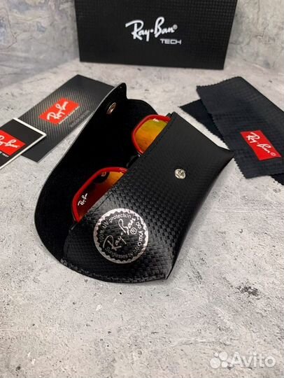 Солнцезащитные очки Ray Ban красные