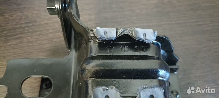 Опора двигателя левая lemforder 2997801