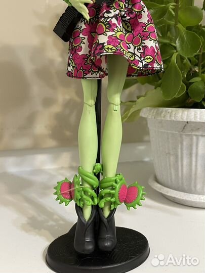 Кукла Монстер Хай Венера Gloom and bloom