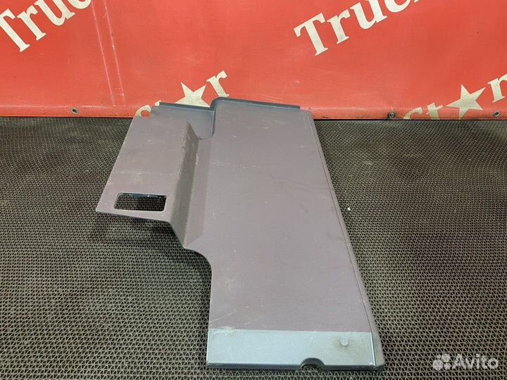 Накладка правого бардачка Renault T, Volvo FH