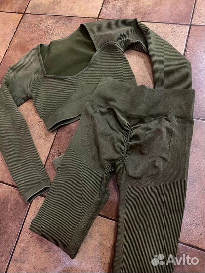 Спортивный костюм новый 42/44