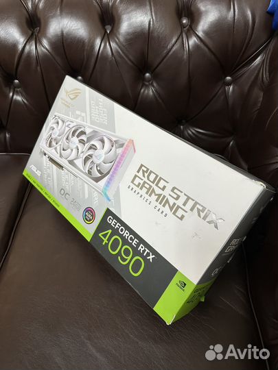 Коробка RTX 4090 Asus Rog Strix White