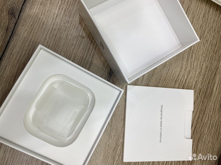 Коробка от Наушников Airpods