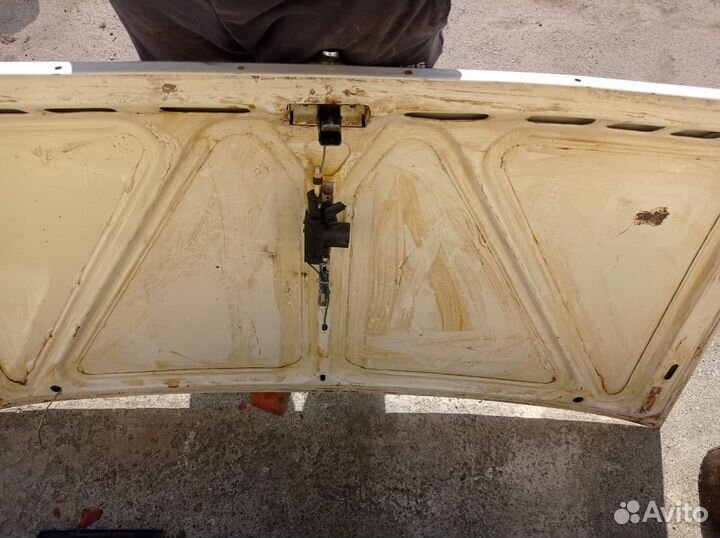 Капот на ваз