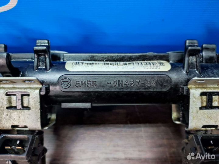 Топливная рампа Ford Fiesta Mk6