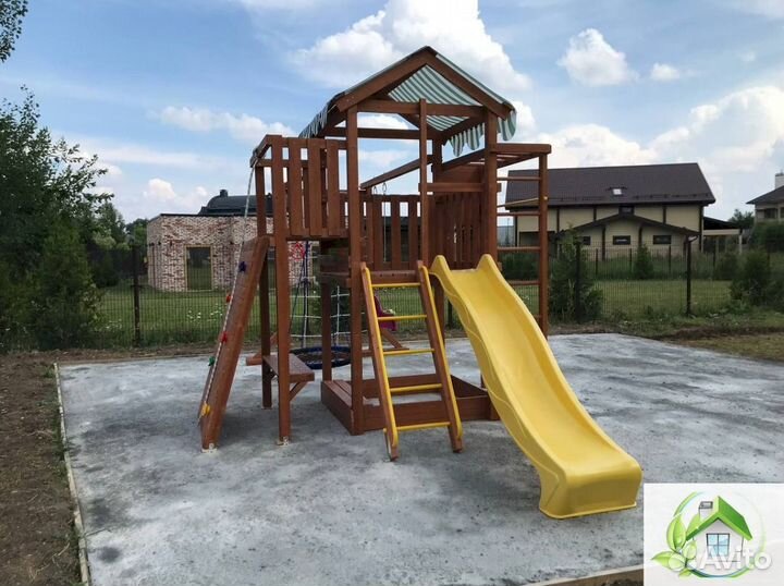 Детская площадка с горкой