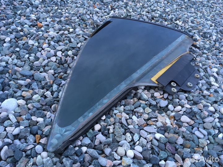 Стекло заднее боковое правое для Mercedes W215