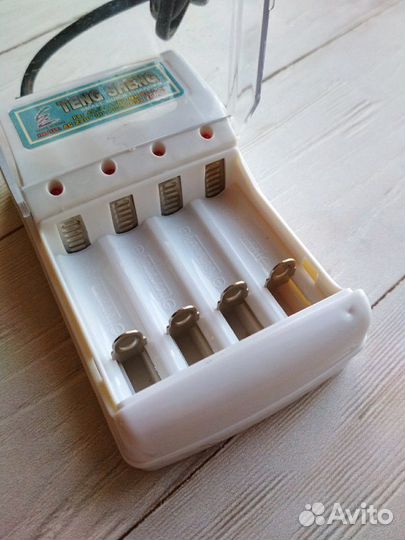 Зарядное устройство для аккумуляторов аа, ааа