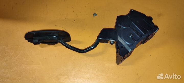 Педаль газа Lexus Is 250