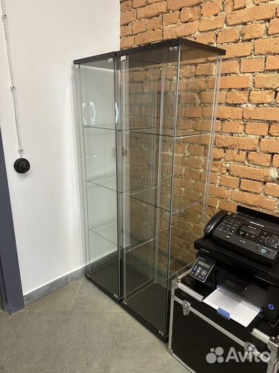 Стеклянная витрина
