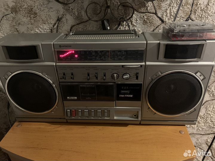 Магнитола Hitachi TRK-7700E