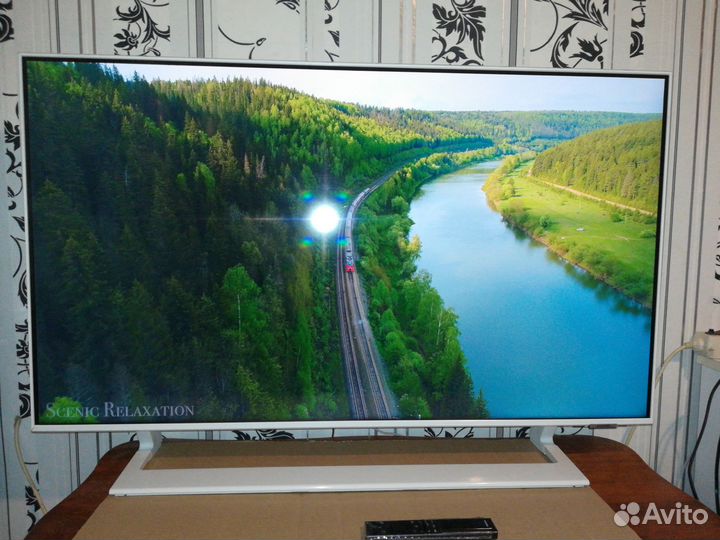 Телевизор Samsung UE43AU9010