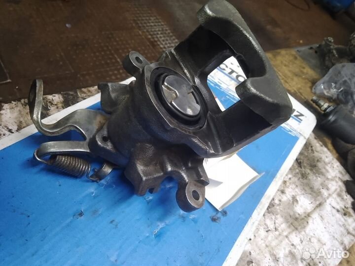 Суппорт тормозной задний Мицубиси аутлендер 3, аsx