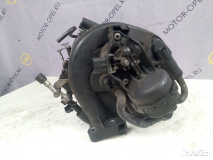 Коллектор впускной Opel Astra H Z18XER 2009