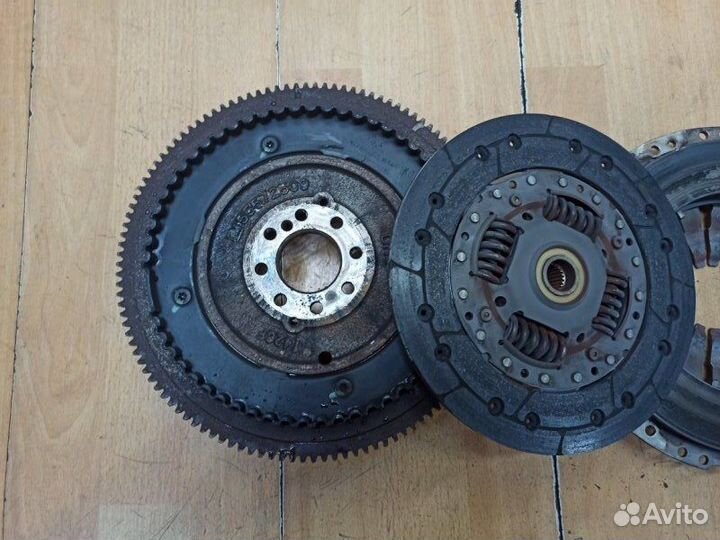 Комплект сцепления Opel Astra J A13DTC 2012