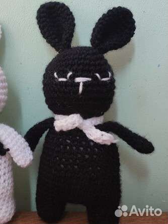 Вязанный зайчик-сплюшка