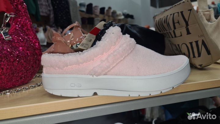 Обувь oofos. Новая