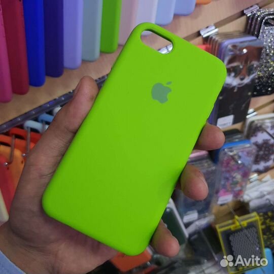 Чехлы iPhone SE 2020