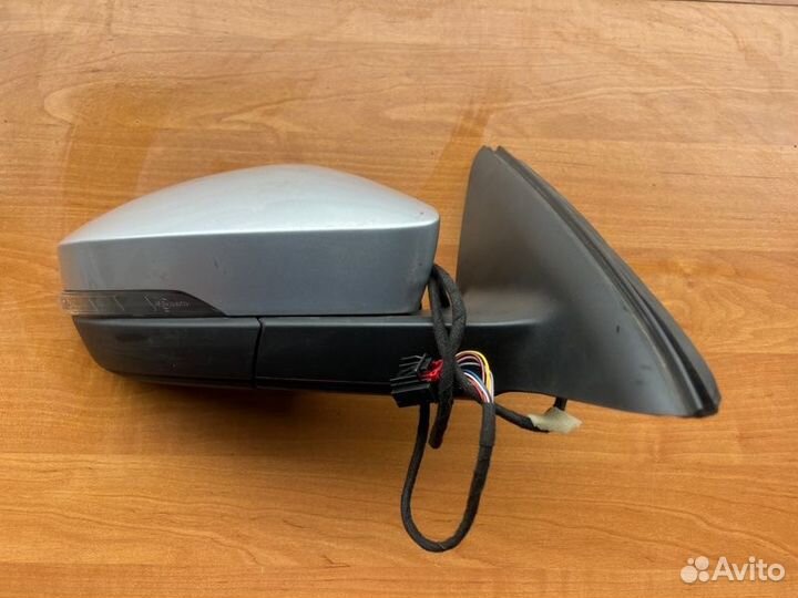 Зеркало наружное переднее правое Skoda Octavia A7