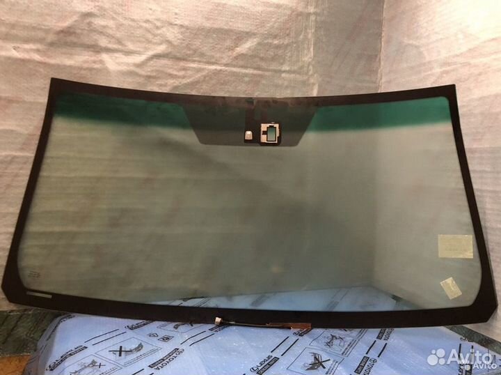 Лобовое стекло Шкода Рапид