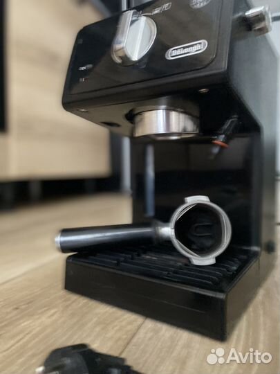 Delonghi Кофеварка рожковая ECP-31.21