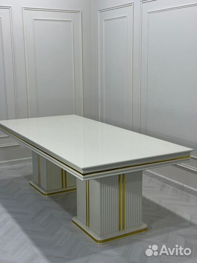 Стол обеденный в наличии\оплата при получении