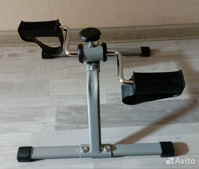 Мини велотренажер для ног и рук