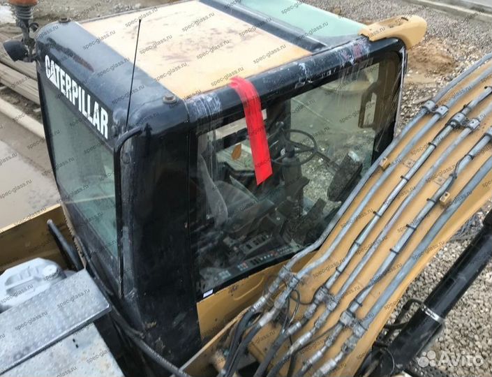 Стекло кабины hitachi ZX75-URT