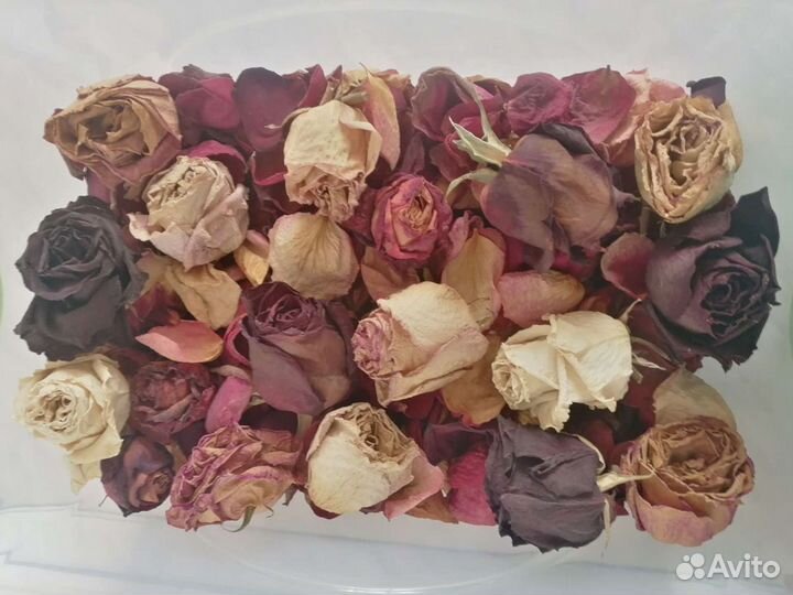 Сухие лепестки роз, бутоны