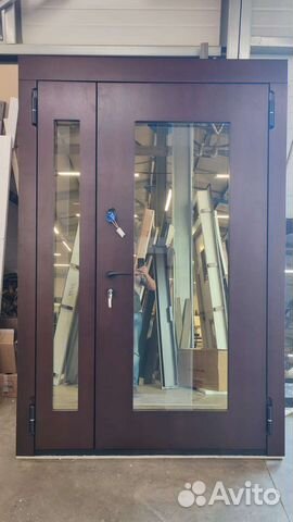 Дверь входная металлическая со стеклом
