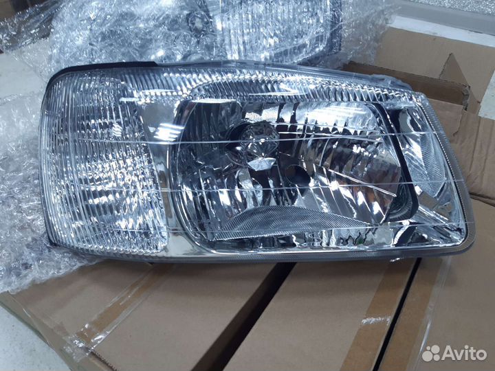 Фара правая на hyundai accent