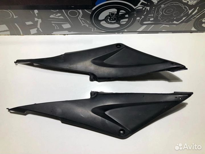 Боковые накладки (пластик) Honda CBR 600 RR 2005г