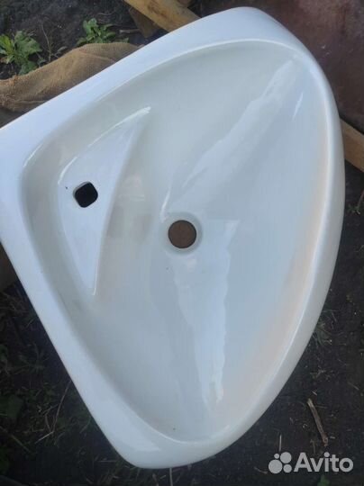 Раковина в ванную новая