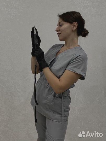 Модель на маникюр