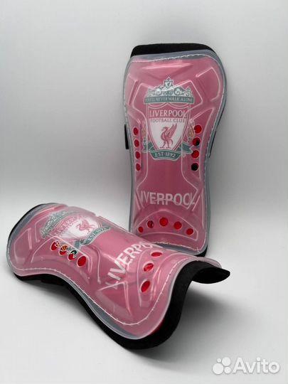 Щитки футбольные