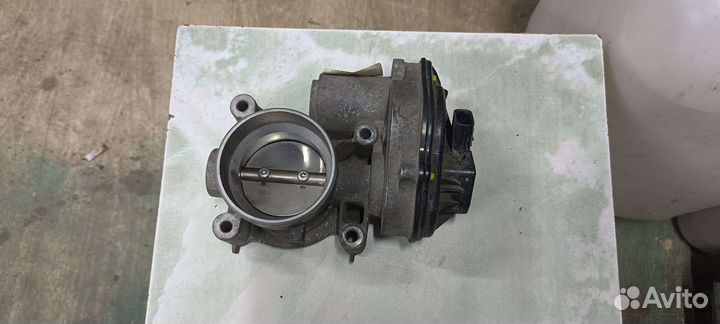Дроссельная заслонка ford focus 2- 2.0L