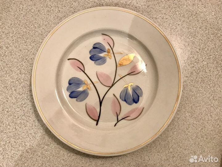 Блюдца и тарелка