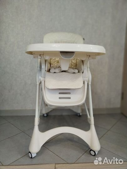 Стульчик для кормления nuovita