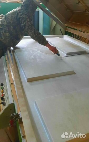 Оператор вакуумного пресса