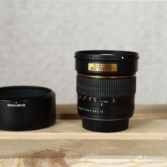 Объектив Samyang 85mm 1.4 для Canon EF