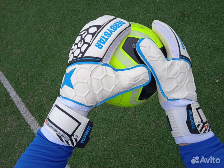Вратарские перчатки derbystar