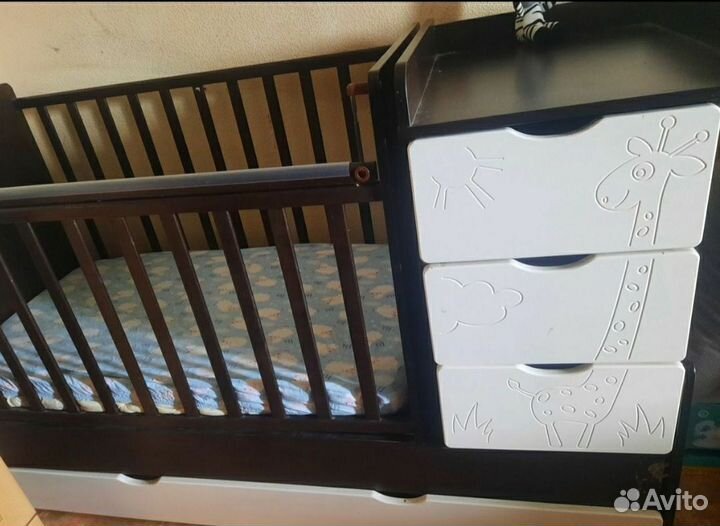 Детская кроватка