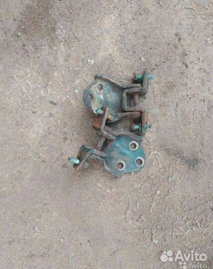 Петли дверей Мицубиси Лансер 8