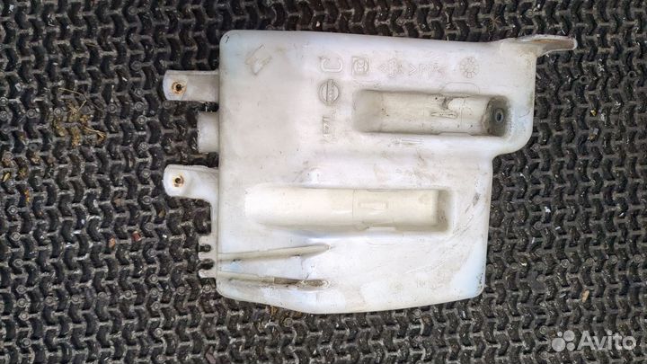 Бачок омывателя Nissan Note E11, 2007