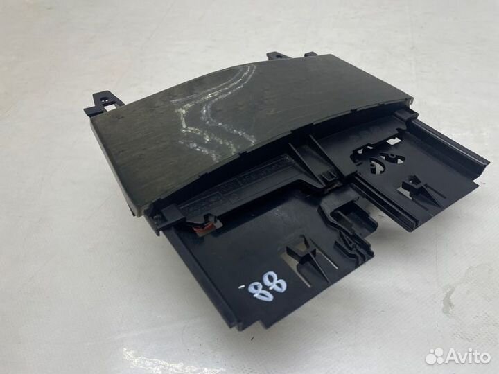 Пепельница Mercedes-Benz C W204 6.3 2009