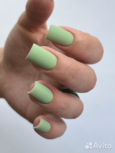 Маникюр, покрытие гель лаком, укрепление ногтей