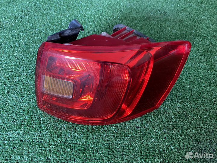 Фонарь задний правый Volkswagen Jetta (NF) VI (201