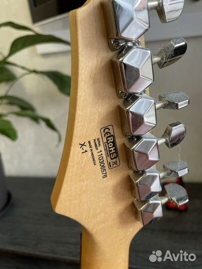 Электрогитара Cort x-1 + комбик Laney LG12