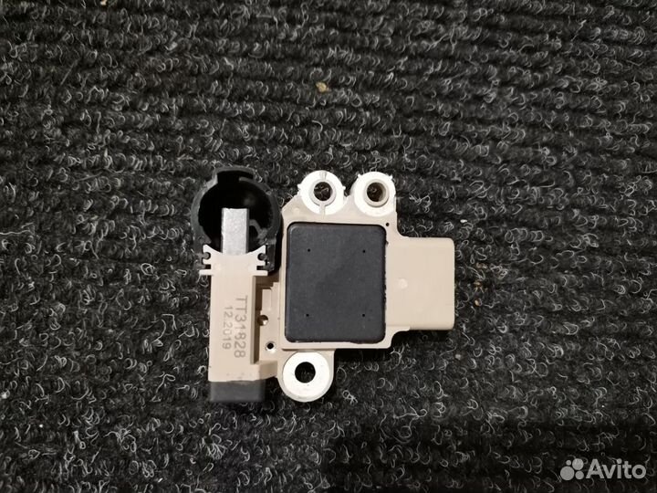 Реле регулятор TT31828