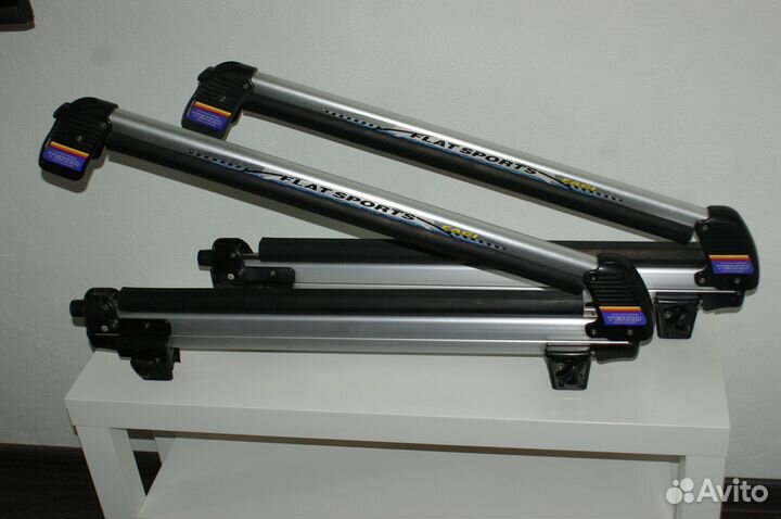 Багажник Terzo на крышу авто для лыж и сноуборда